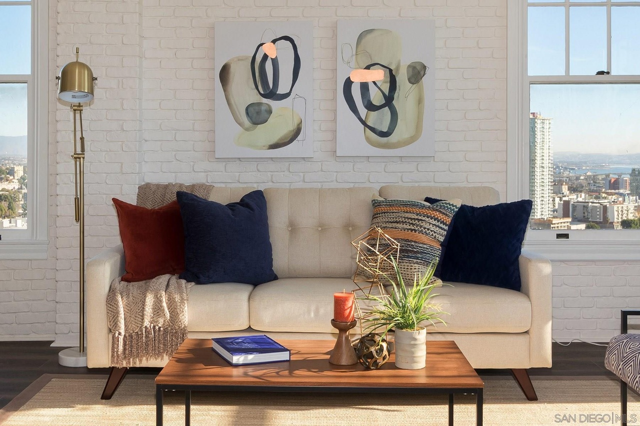 702 Ash Street - 1103